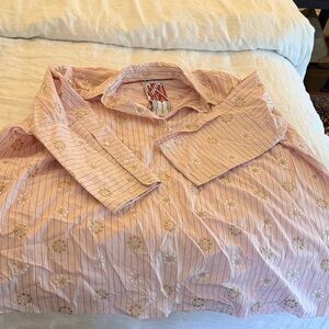 La Vie Light Pink Striped Floral Embroidered Boyfriend Shirt